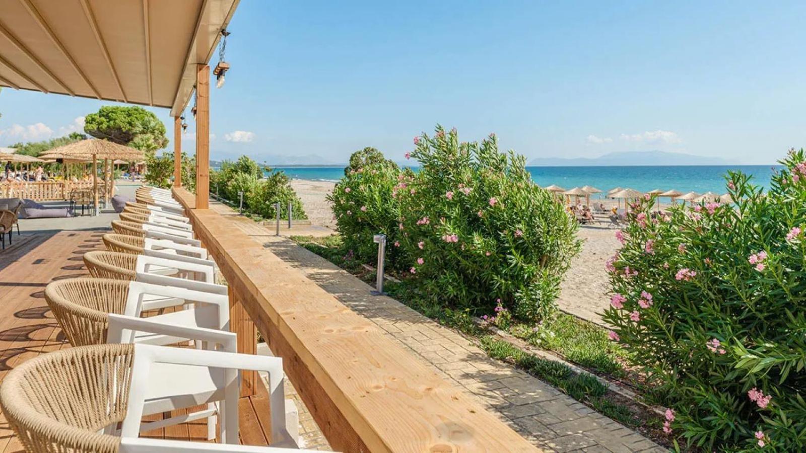 Ninos Grand Beach Resort Kastrosikia Esterno foto