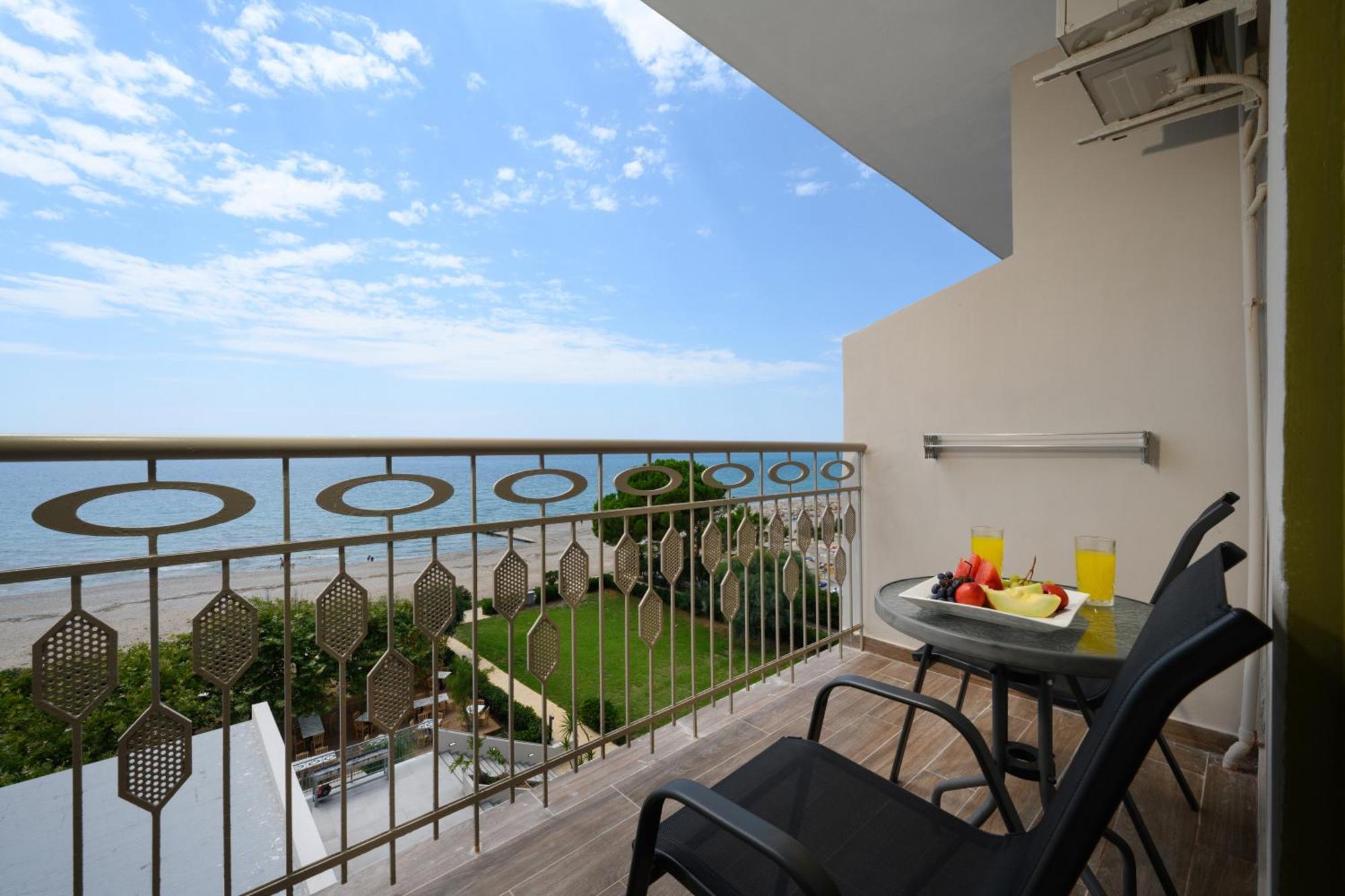 Ninos Grand Beach Resort Kastrosikia Esterno foto