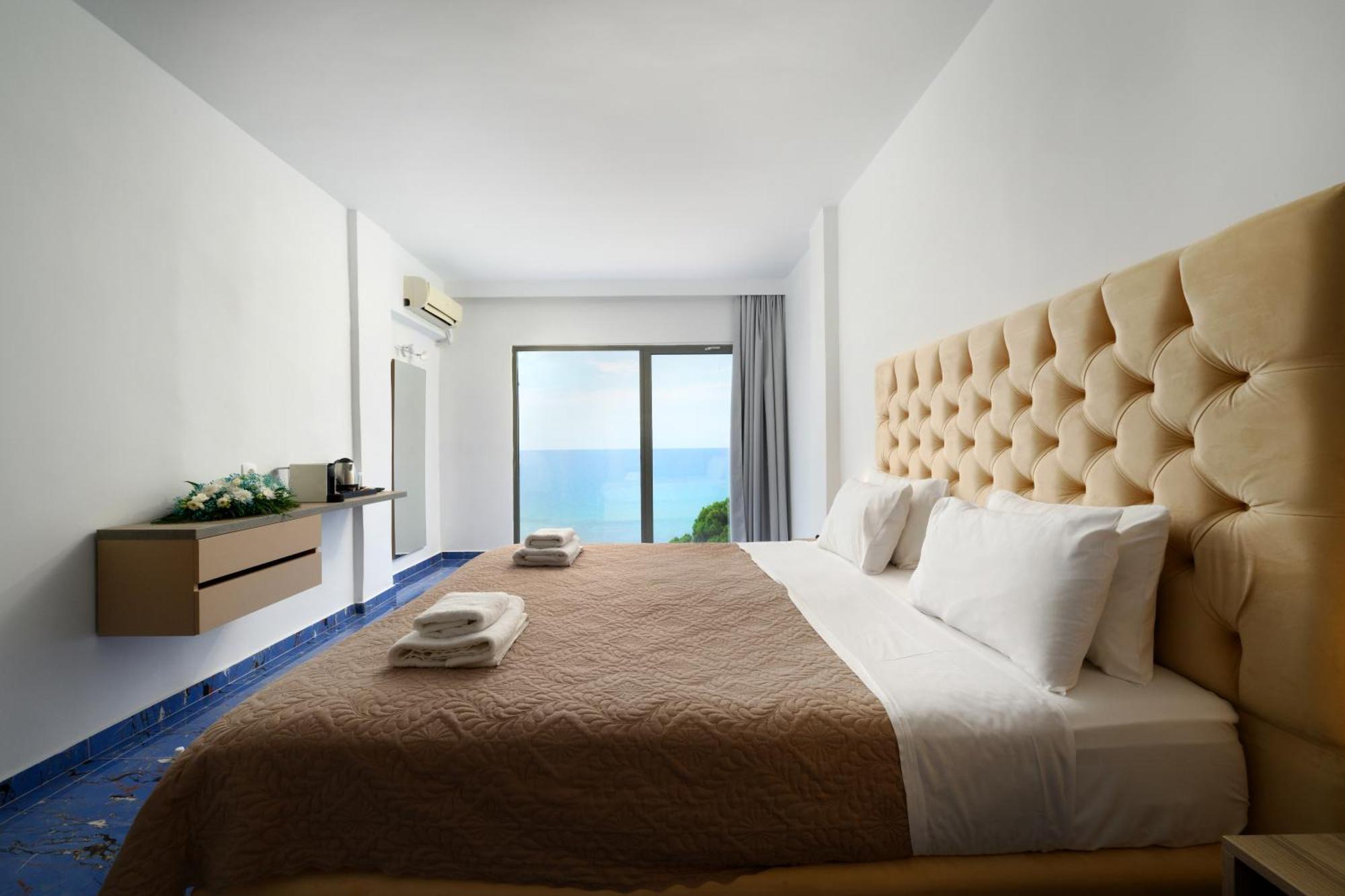 Ninos Grand Beach Resort Kastrosikia Esterno foto